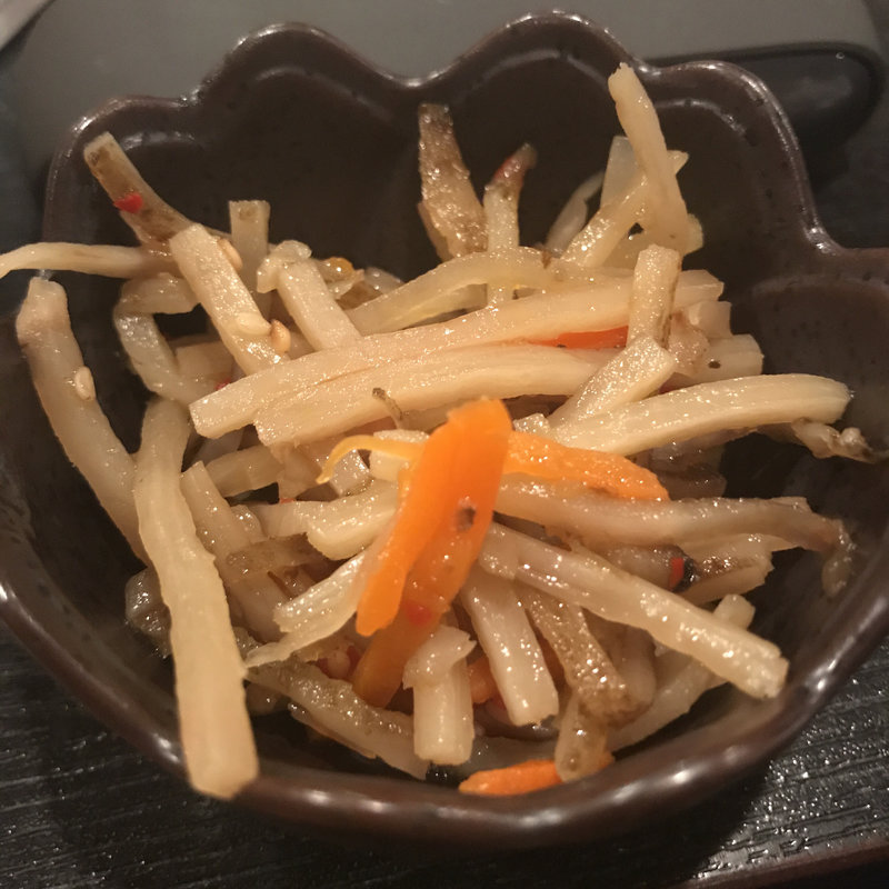 お通し(ビール１００円『たんと②』)