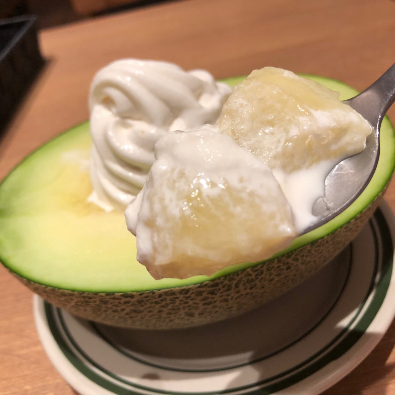 ハーフメロンのソフトクリーム(All Day Dining Hikari)