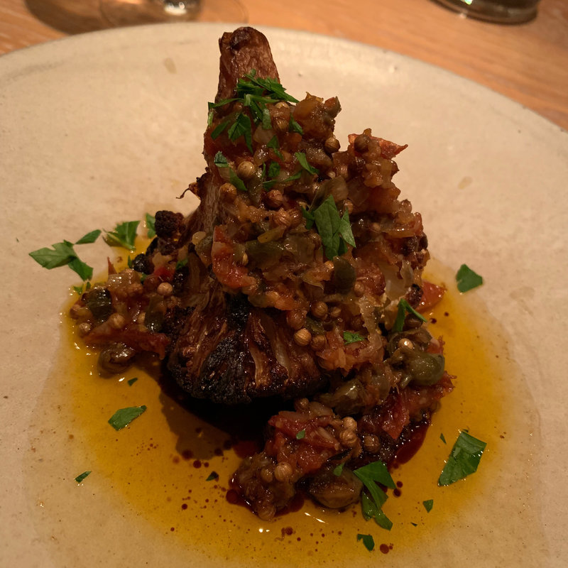 カリフラワーの丸ごとロースト(ラス)