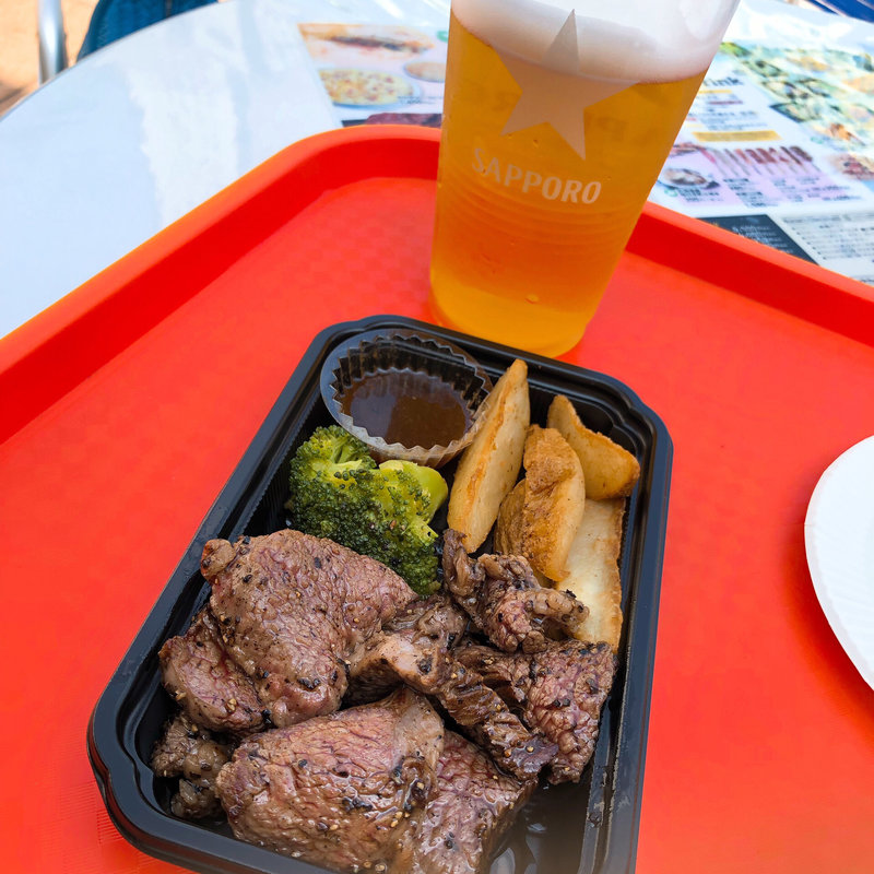 丸ごとビーフの切り落としステーキ(サツエキ夏酒場)