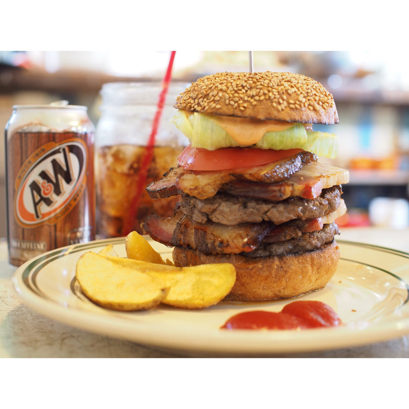 DOUBLE BURGER(+BACON)1周年記念(DAKOTA ・RUSTIC TABLE・)