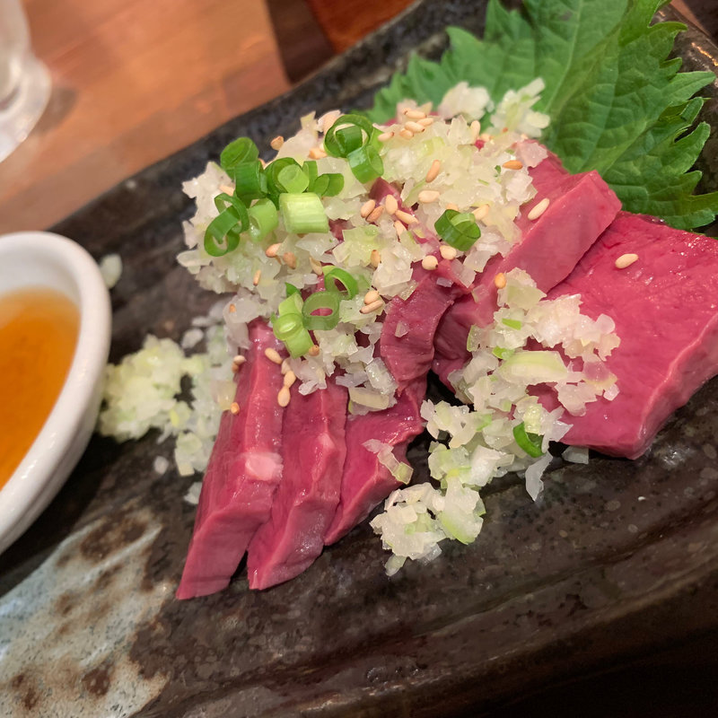 和牛ハツ刺(神田焼肉 俺の肉 本店)