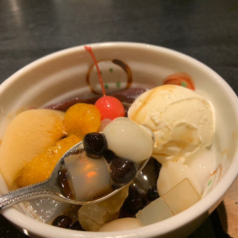 白玉クリームあんみつ(甘味処 いり江)