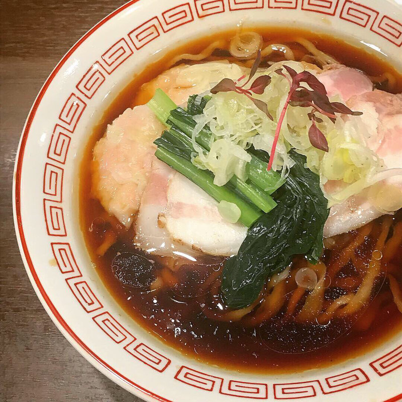 周年限定 岩中豚とズワイガニ雲呑の喜多方らーめん(八咫烏)