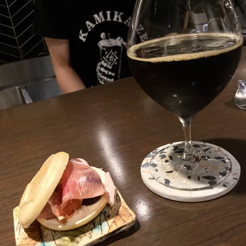 生ハムとチェリーとマスカルポーネの最中(Pedrolino)