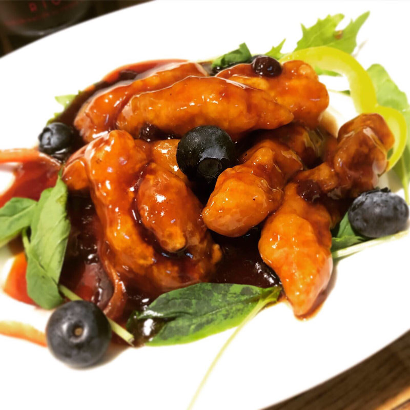 ブルーベリー酢豚(水餃子と胡椒シュウマイの二兎)