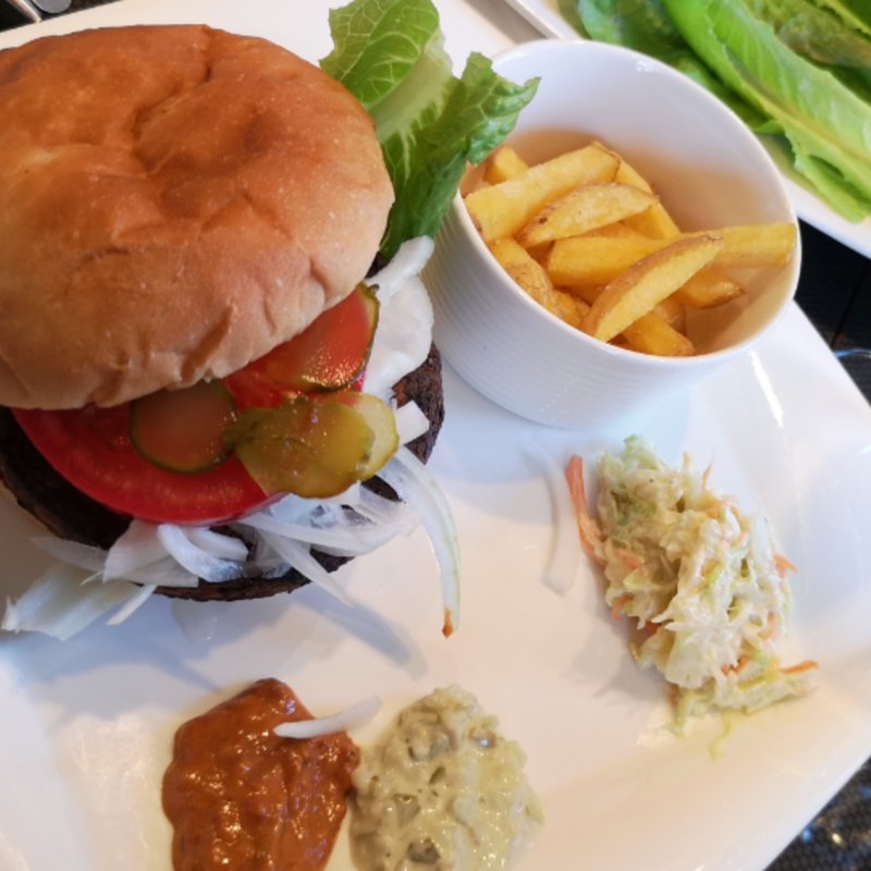 ビーガンバーガー(ベジタリアン ビースト)