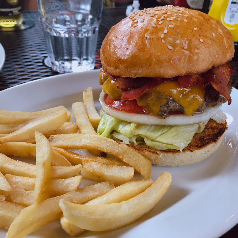 ベーコンチーズバーガー(ムースヒルズバーガー （MOOSE HILLS BURGER）)