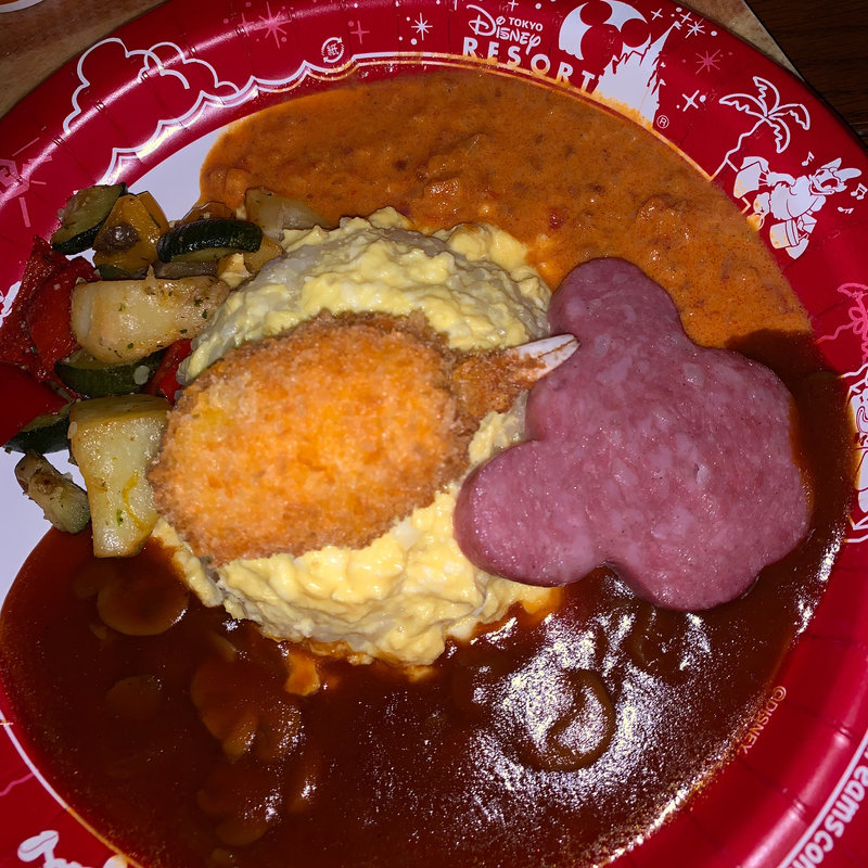 オムライス 蟹ツメのクリームコロッケ ソーセージ添え(S.S.コロンビア・ダイニングルーム)