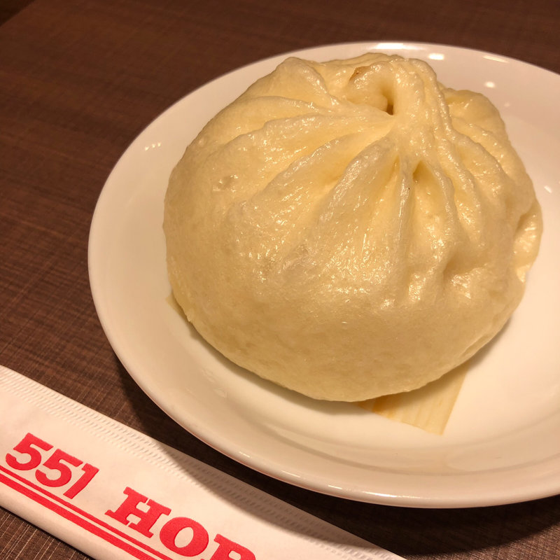 豚まん(551蓬莱 梅田大丸店（2ヶ所）)