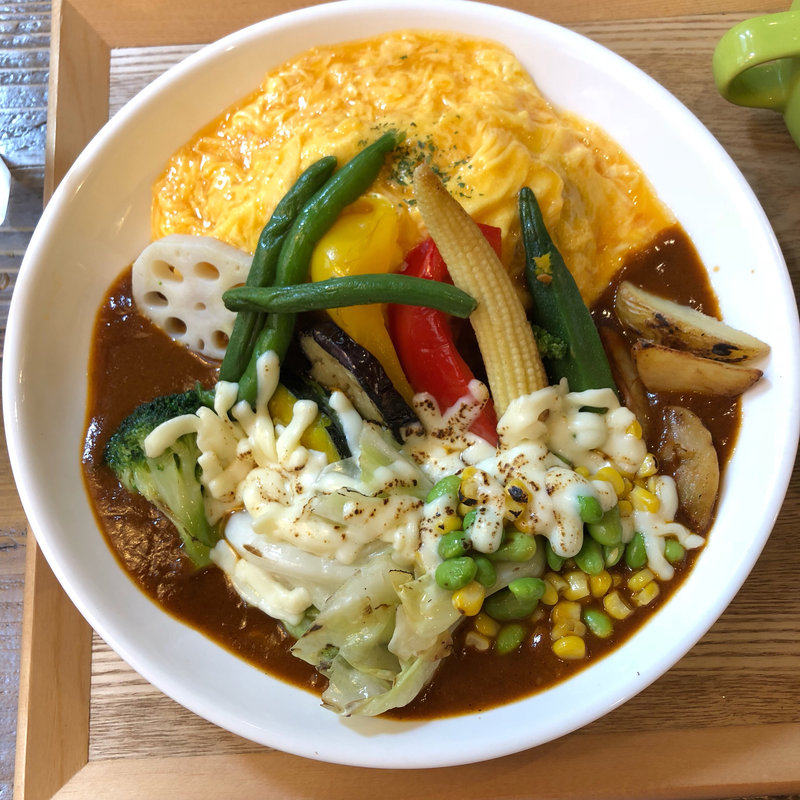 全部のせカレー(野菜、オムレツ、チーズ)(リトルヤミー)