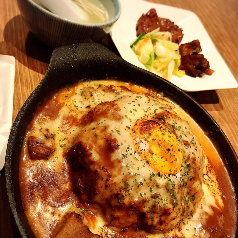 チーズ4種の焼き牛たんキーマカレー 牛たん付セット(炭焼牛たん 東山 博多大丸店)