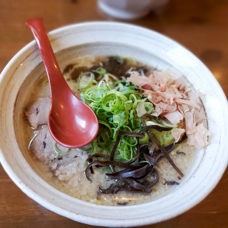 豚骨らーめん 海(山嵐天上天下龍我独尊(ヤマアラシテンジョウテンゲリュウガドクソン))