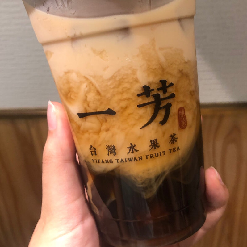 黒糖タピオカ紅茶ミルクティー(一芳(イーファン) 新宿店)
