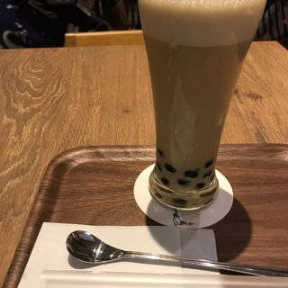 蜂蜜タピオカミルク烏龍茶(Cha Nova 台湾茶飲料専門店)