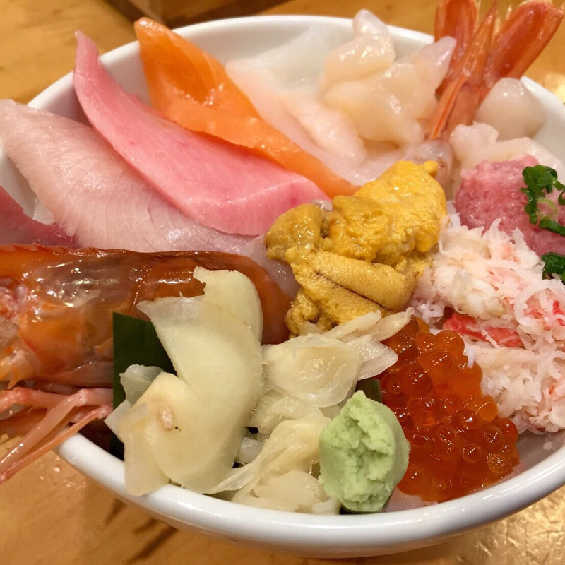 海鮮丼(黒瀬鮮魚店 （クロセセンギョテン）)