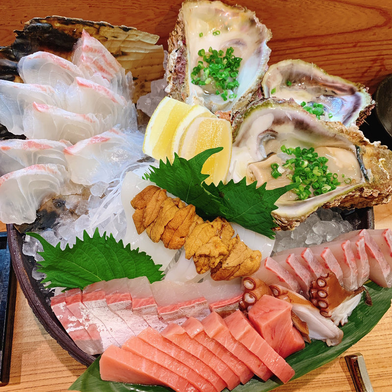 刺身の盛り合わせ（一人前）(飯屋 いの吉)