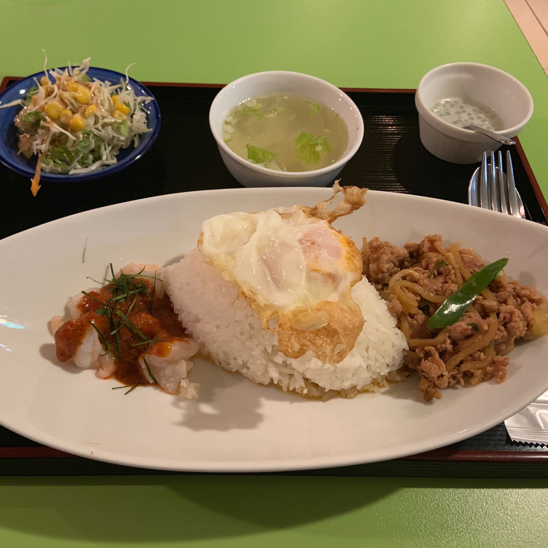 鶏肉バジル炒め＆海老のレッドカレー2品盛合せ(タイコウ )