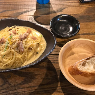 (ANTIQUA TREE CAFE)