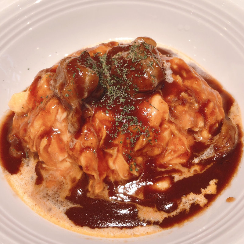 牛すじデミグラスソースのふわとろオムライス(ペコリ （Pecori）)