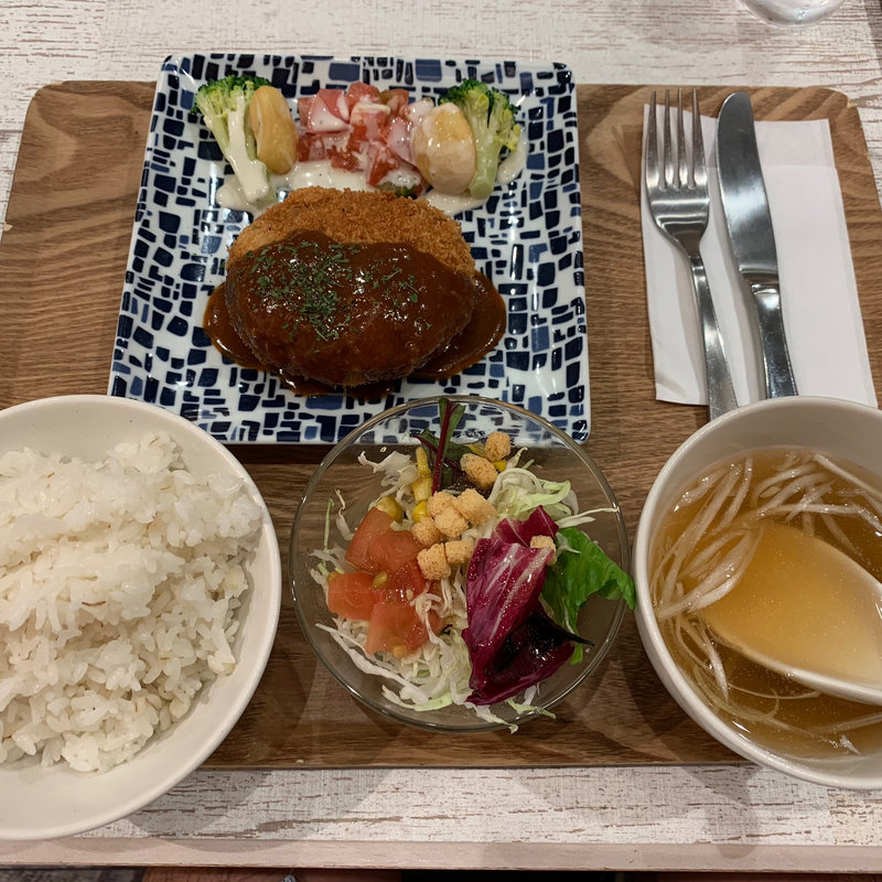 牛タン入りジャンボメンチカツ定食(だてなり屋 ヴィーナスフォート店)