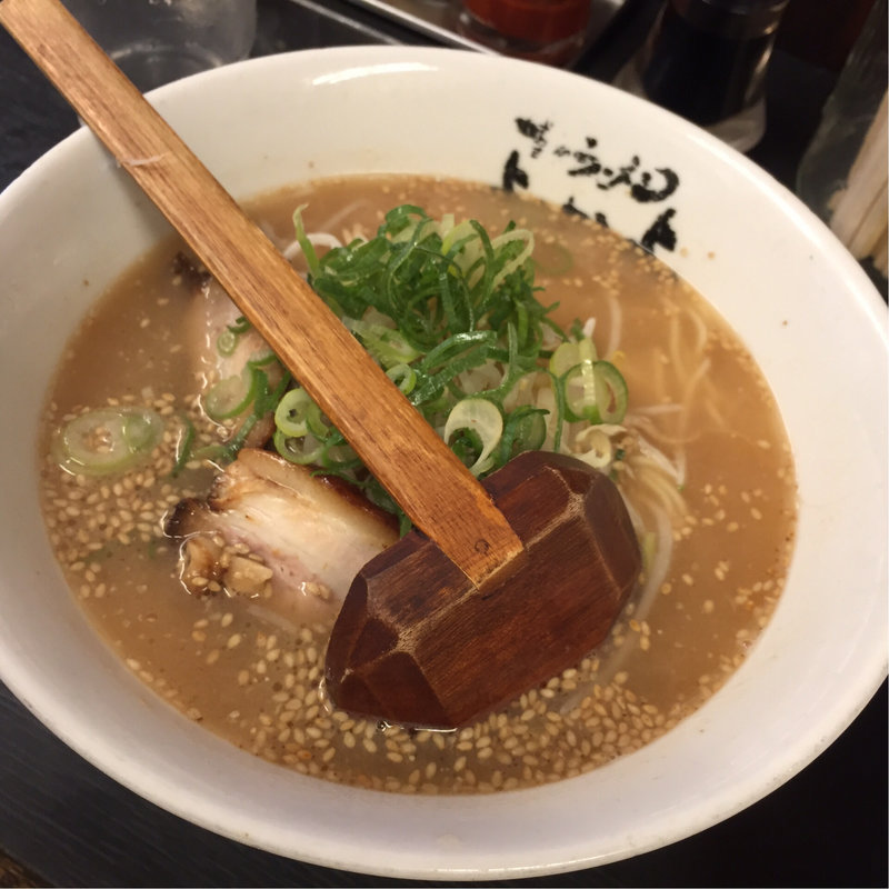 博多ラーメン(博多ラーメン よかよ )
