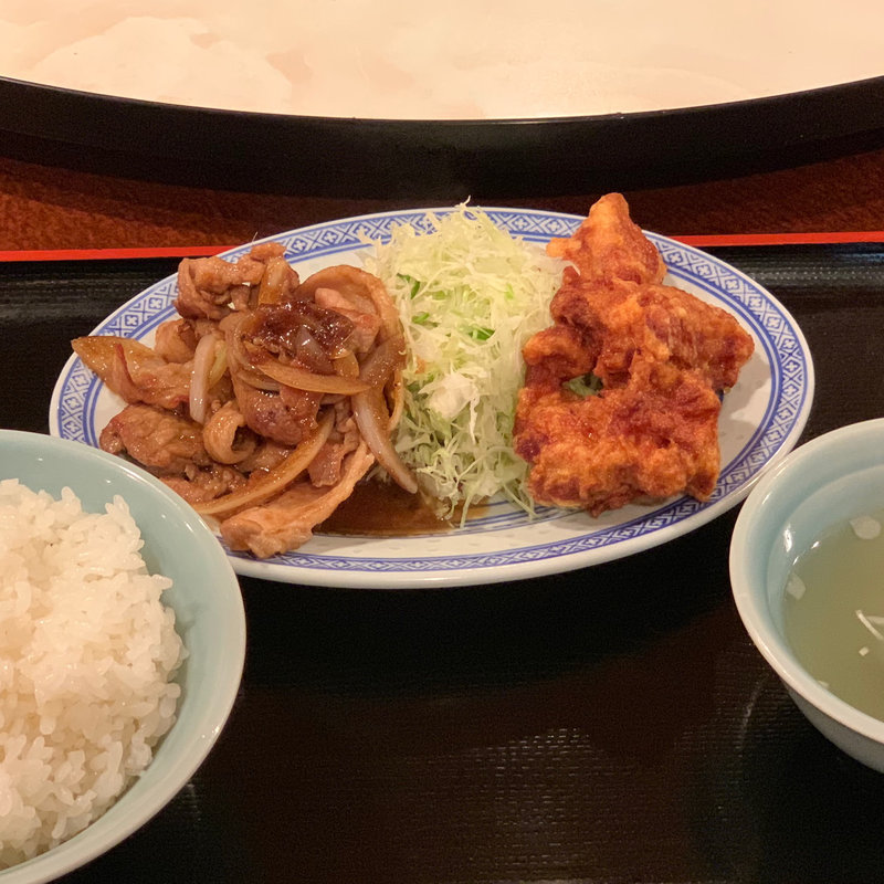 豚生姜焼きと唐揚げの盛り合わせ(點飯樓)