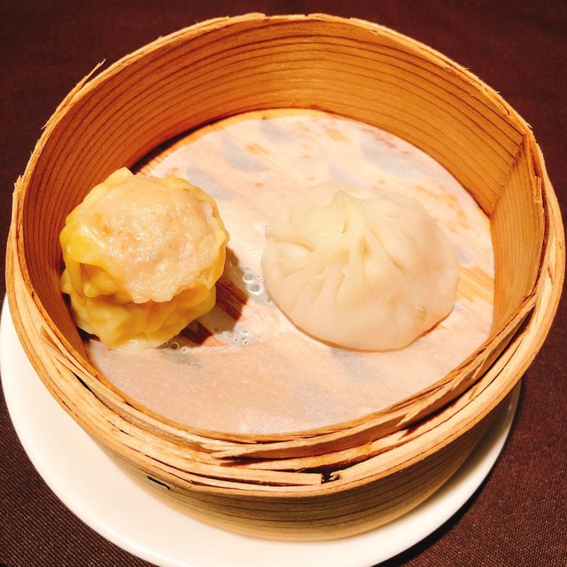小籠包 黄皮焼売(中国料理 品川大飯店)