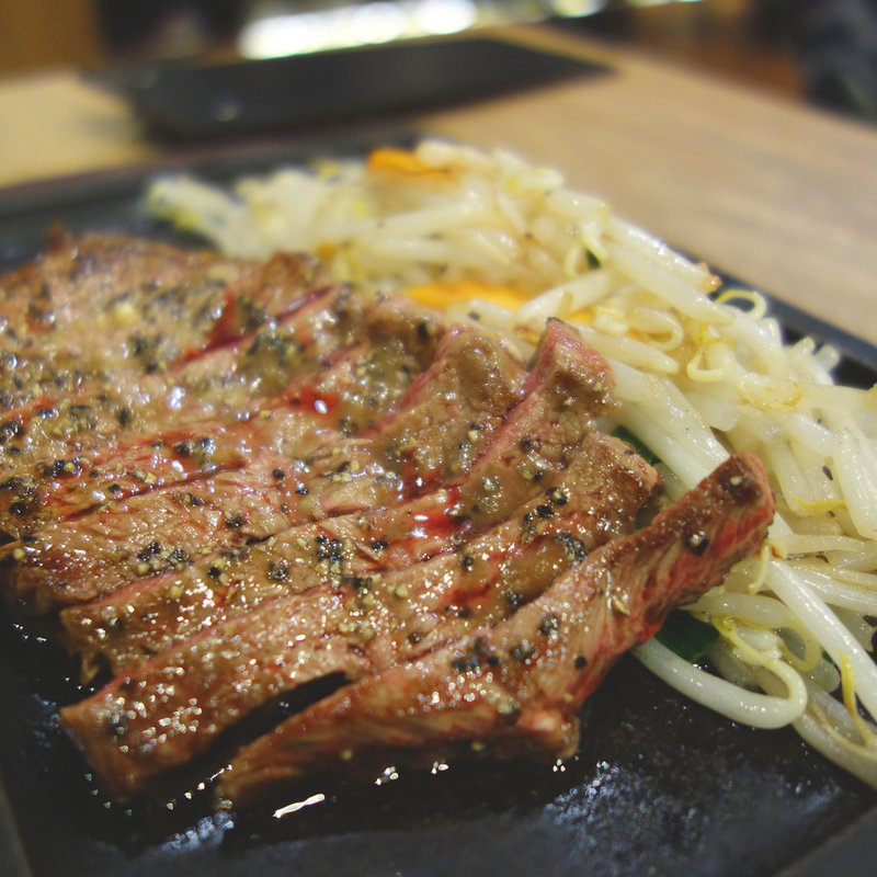 ミスジ定食(鉄板焼天神ホルモンS 中洲川端店)