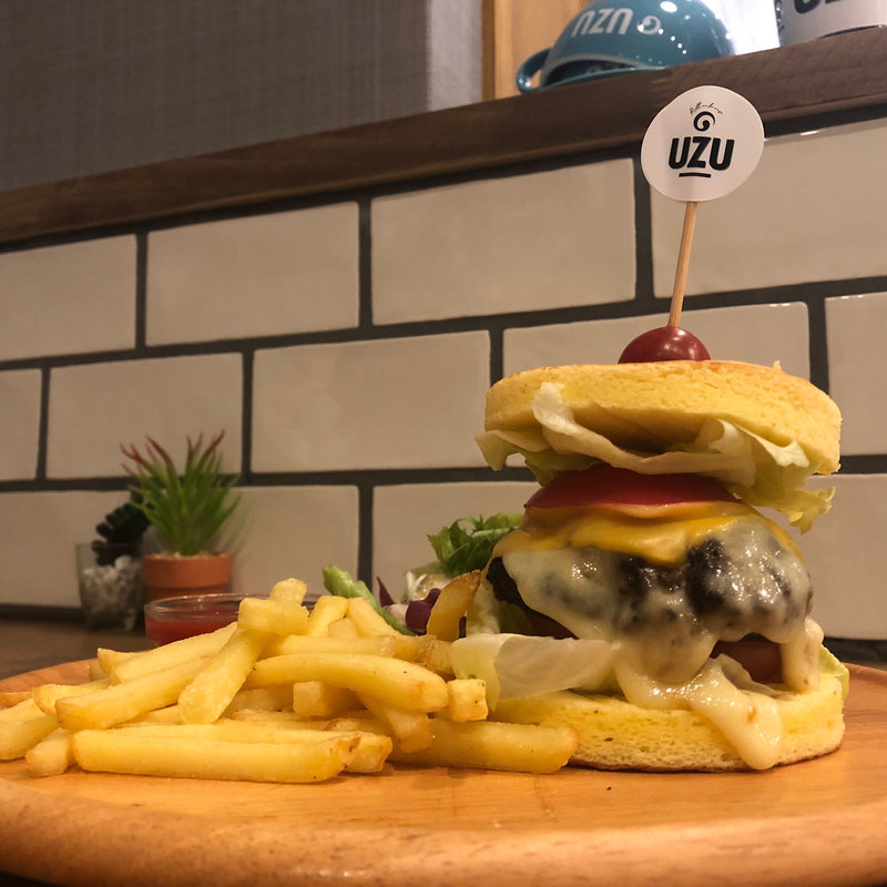 特製ロールケーキハンバーガー(UZU　梅田中崎町店)