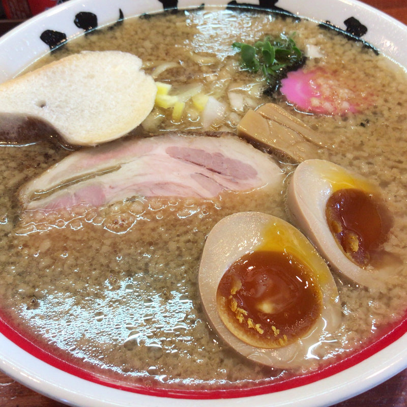 背脂煮干そば＋熟玉(竹本商店 仙台煮干センター )