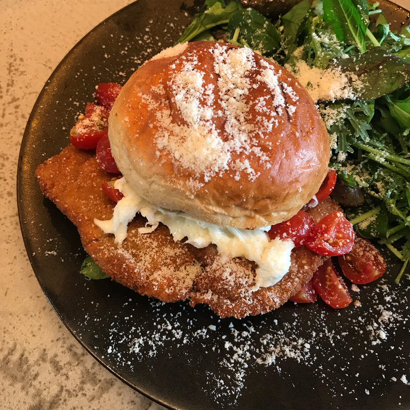 ミラネーゼバーガー(オービカ モッツァレラバー 六本木ヒルズ店 （OBIKA MOZZARELLA BAR）)