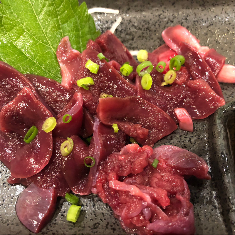 宮城気仙沼からもうかの星のレバ刺し風(プエドバル)