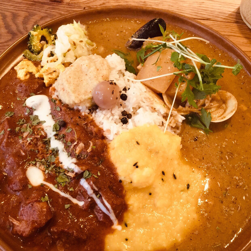 2種あいがけ（マトン＋シーフード）(ハルダモンカレー)