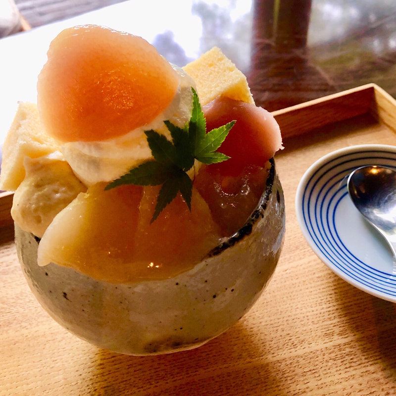 ほっこり、もものパフェ(吹上の森)