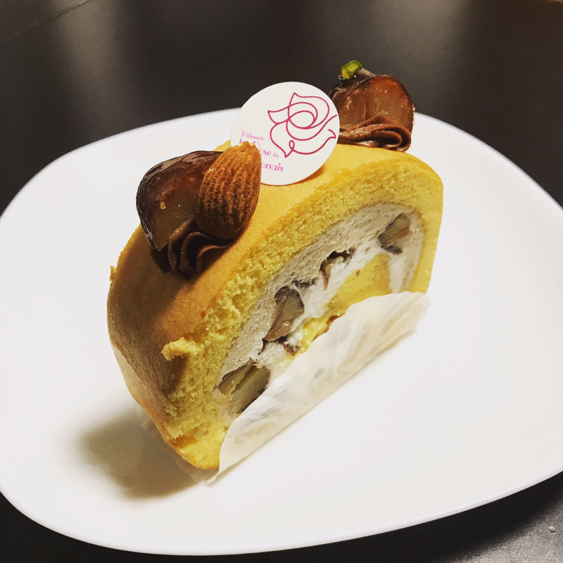 マロンのロールケーキ(ラ・ローズ・ジャポネ （La Rose des Japonais）)