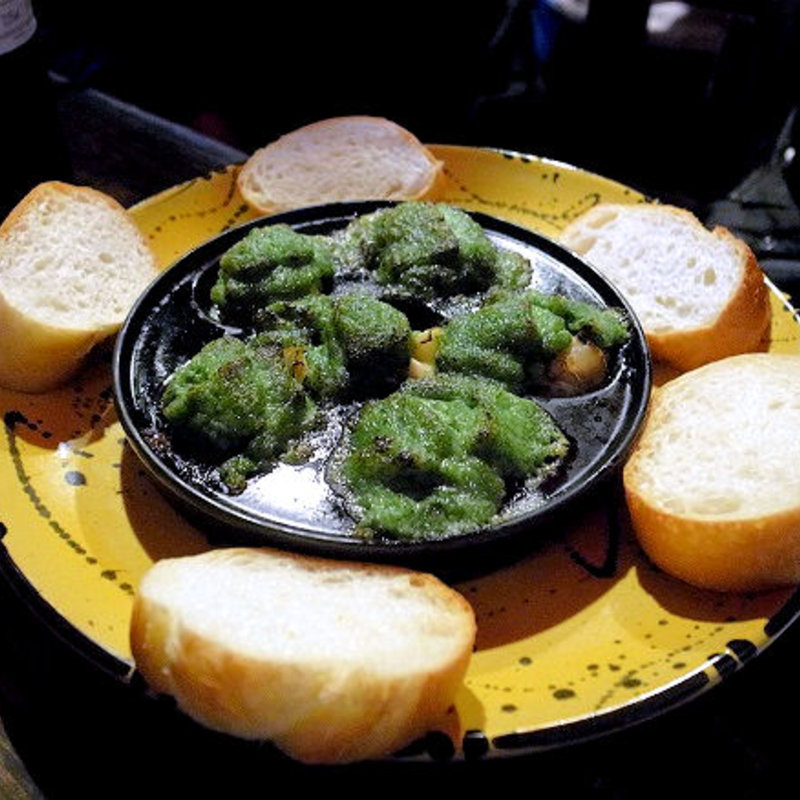 ツブ貝のエスカルゴバター焼き(ナオチーノ)