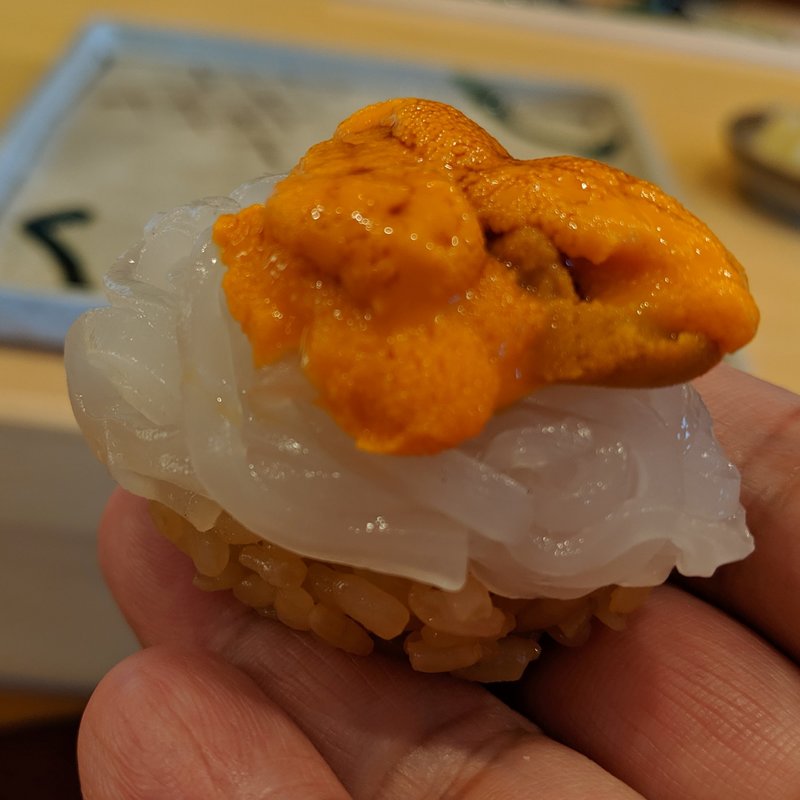 シロイカ雲丹のせ(鮨かの)