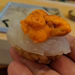 シロイカ雲丹のせ(鮨かの)