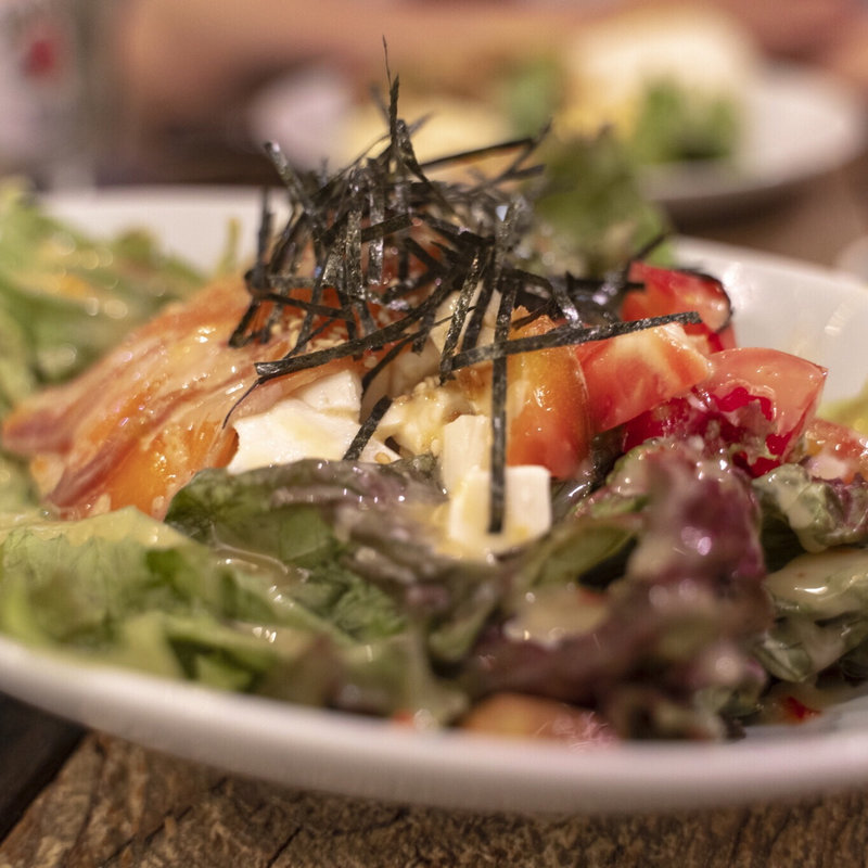 アボカドとサーモンのチリマヨ丼(コトカフェ)