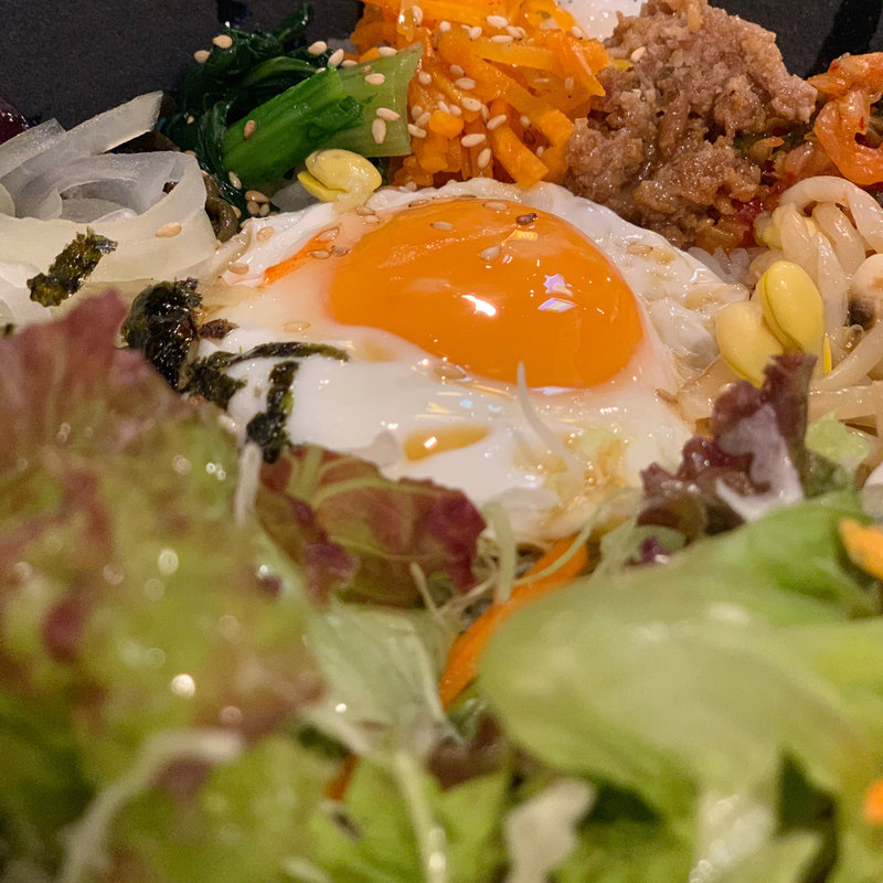たっぷり野菜のビビンパ(韓豚屋 有楽町店)