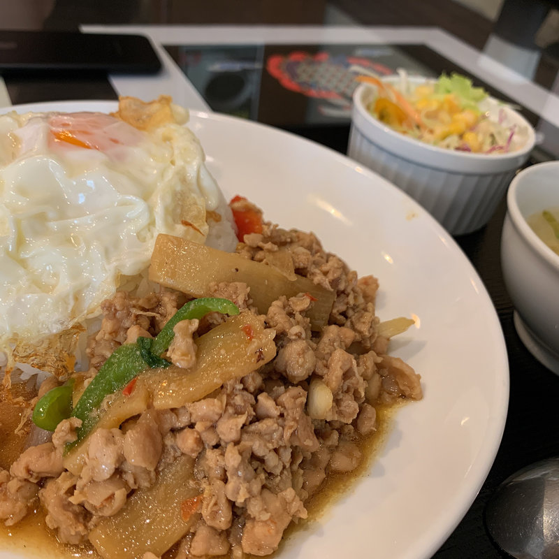 ガパオラーカオ(バンセーン アロイチンチン 新橋店 )