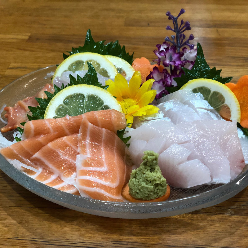 刺身盛り合わせ(げんきです)