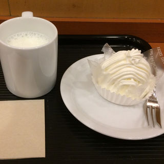 ホワイトモンブラン(カフェ・ベローチェ 両国店 （caffe veloce）)