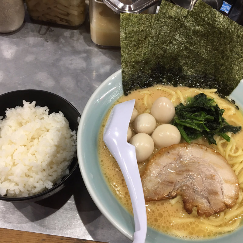 醤油ラーメン(横浜家系ラーメン 自由が丘 魂心家)