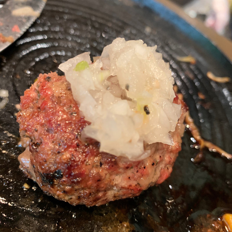 ハンバーグ（オーストラリア産） 100g2個(トゥッカーノ グリル＆バー （TUCANO’S GRILL and BAR）)