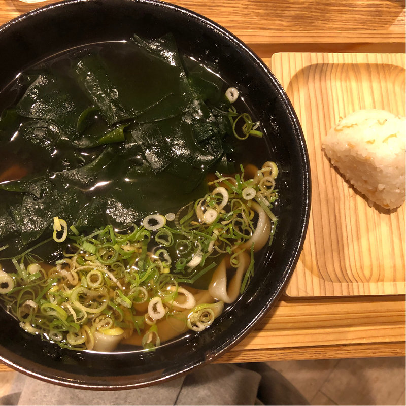 生わかめうどん(生うろん 八幡)