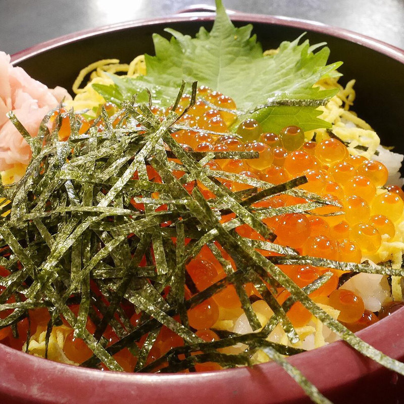 いくら丼(お食事処　かいがん )