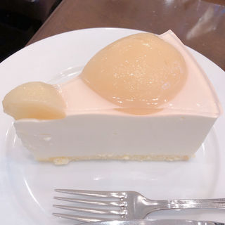 白桃のレアチーズケーキ(HARBS 神戸クレフィ三宮店)