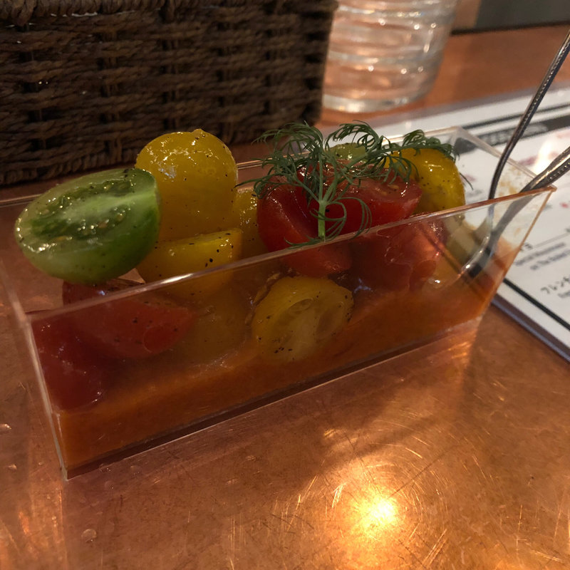 (Standing Wine Bar Q)